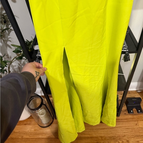 Johnny wujek Green Off-Shoulder Ruffled Slit Prom Dress size 5 - Picture 6 of 12